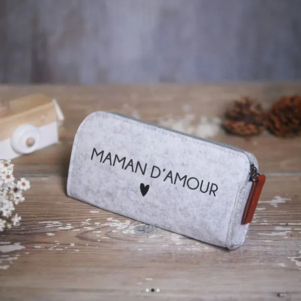 Cadeau pour Mamie : un étui à lunette à son nom 