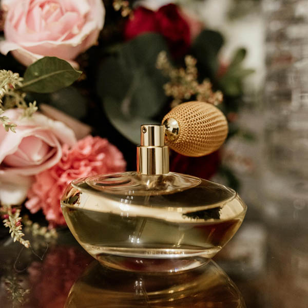 cadeau original Mamie : un atelier créatif de création de parfum